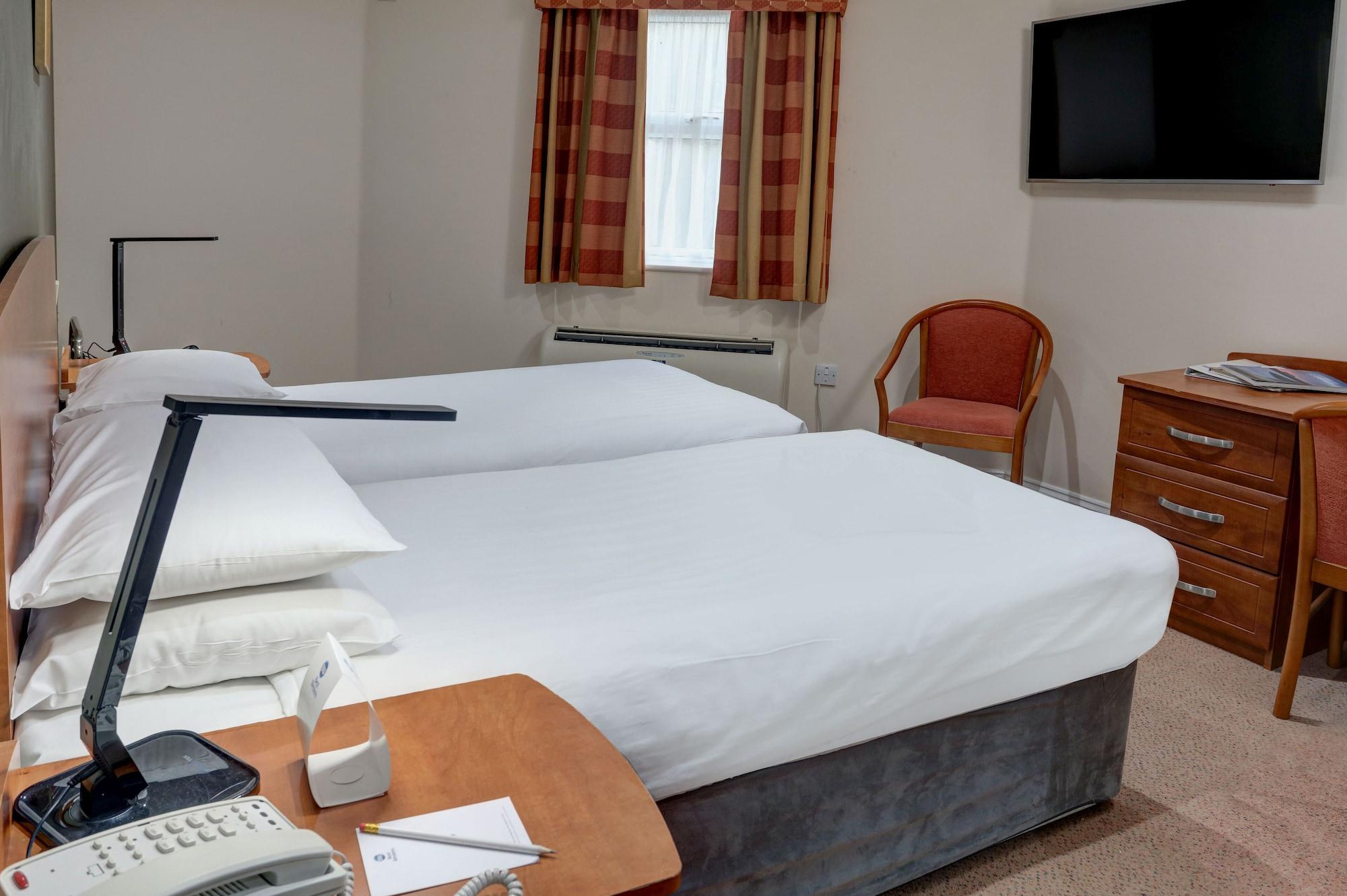 Best Western Claydon Hotel Exterior photo