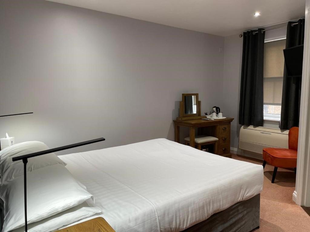 Best Western Claydon Hotel Exterior photo