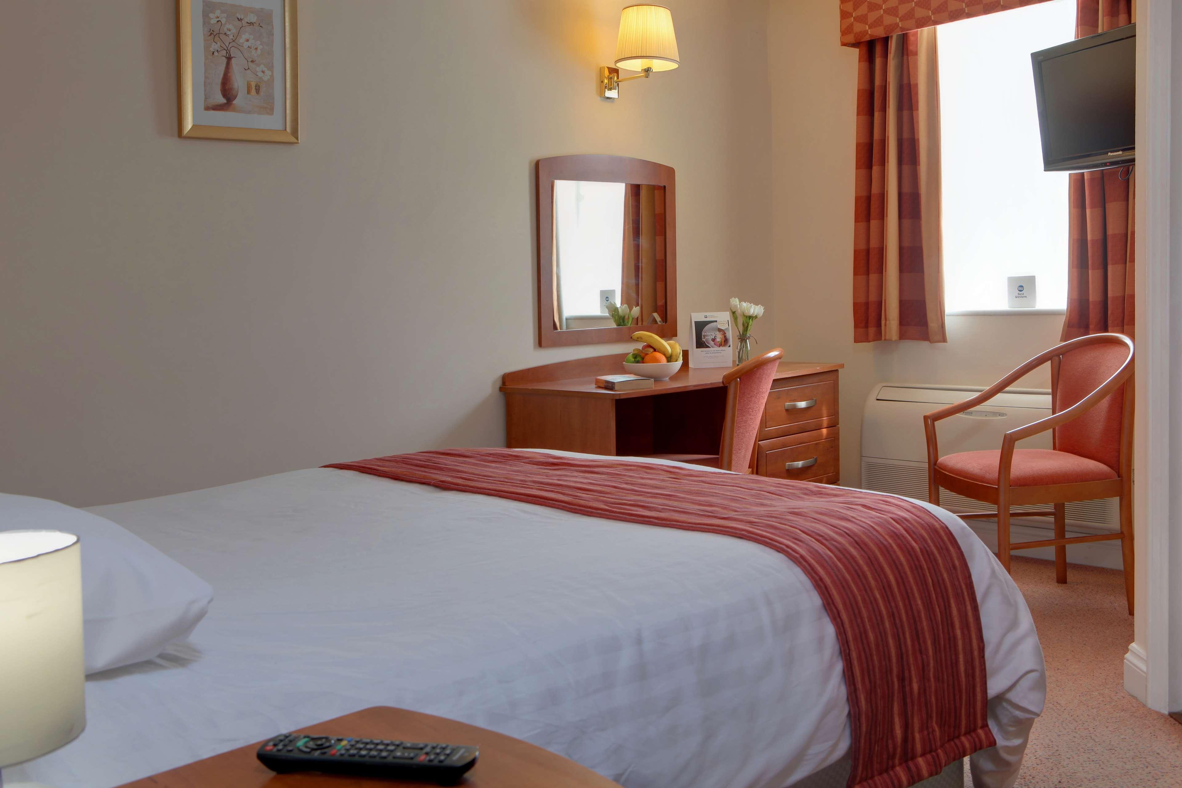 Best Western Claydon Hotel Exterior photo